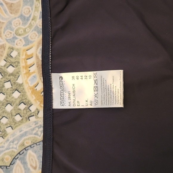 Bathing suit - Picture 8 of 12